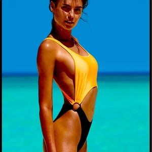 Triangl Jarah Swimsuit